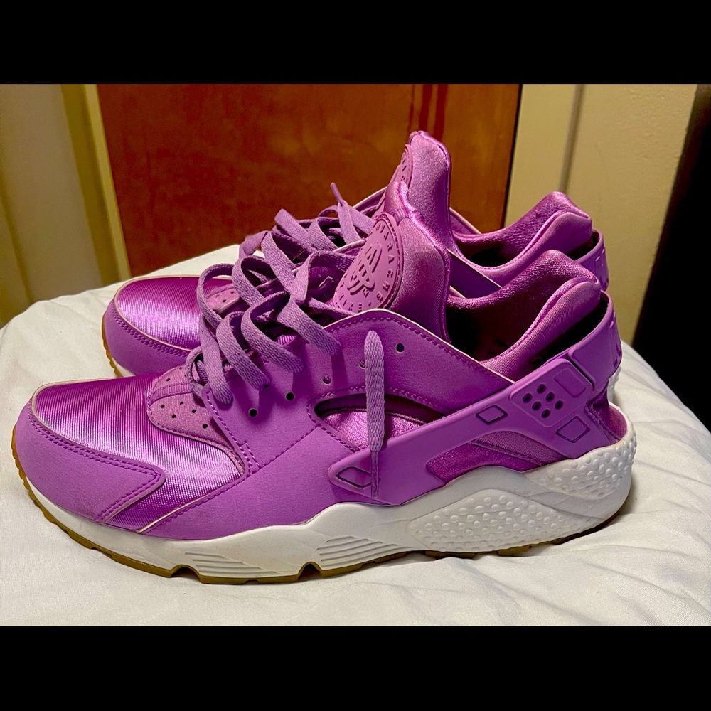 Womens size 10 huaraches